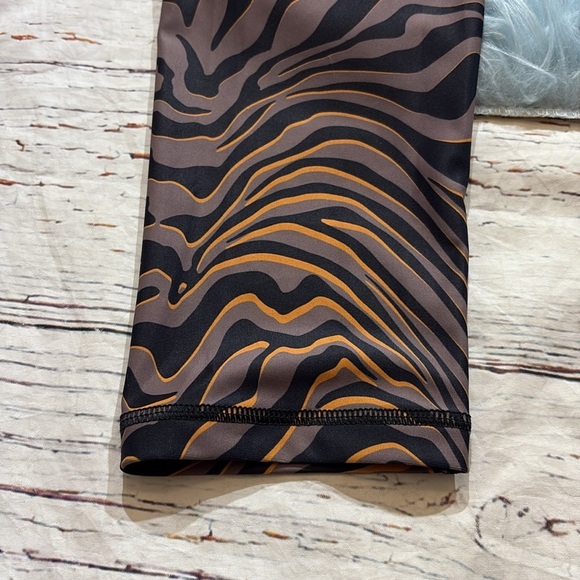CHRLDR Brown Black Zebra Print High Waist Leggings sz L - Picture 6 of 9